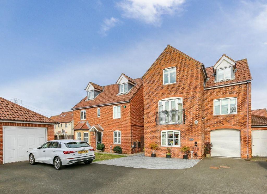 Property photo 2 of 28 Front