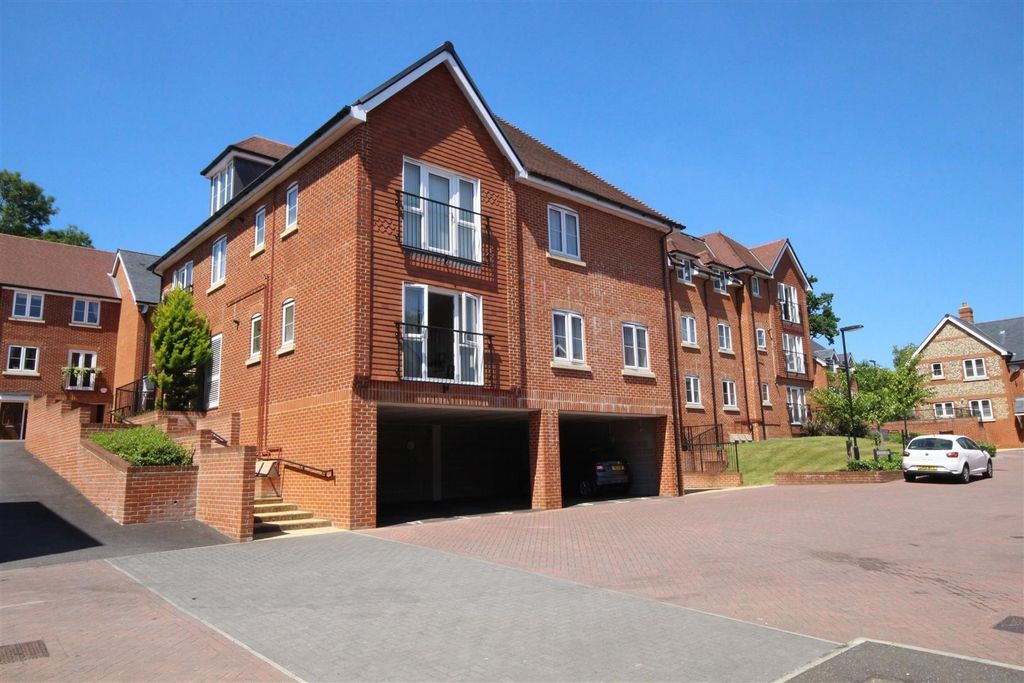 Property photo 1 of 10 Tvlydpevzk-Ndgm09We2Aq.Jpg