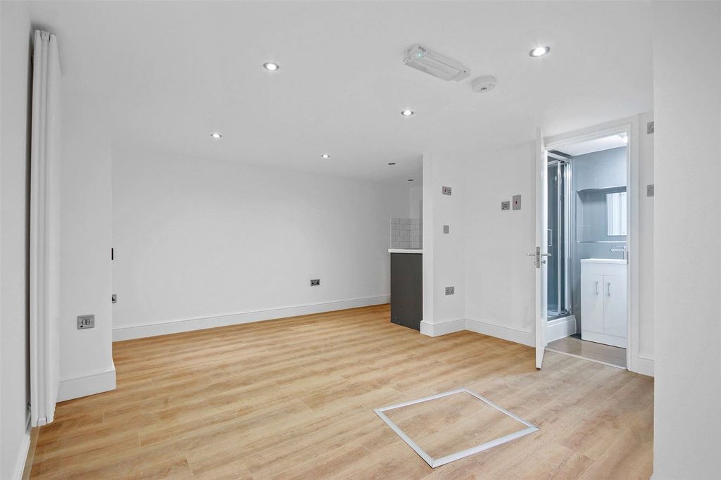 Property photo 3 of 9 Picture No. 05