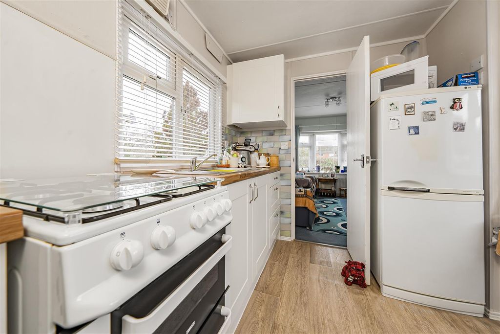 Property photo 3 of 12 Photo Jan 09 2026, 2 16 16 Pm.Jpg