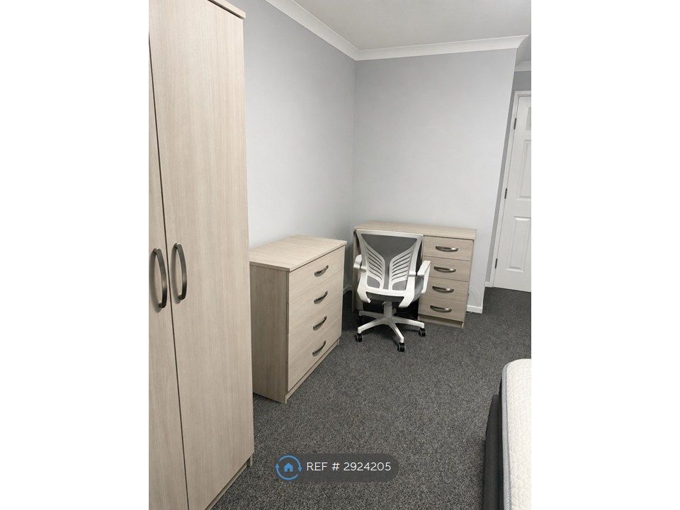 Property photo 3 of 11 Room 1