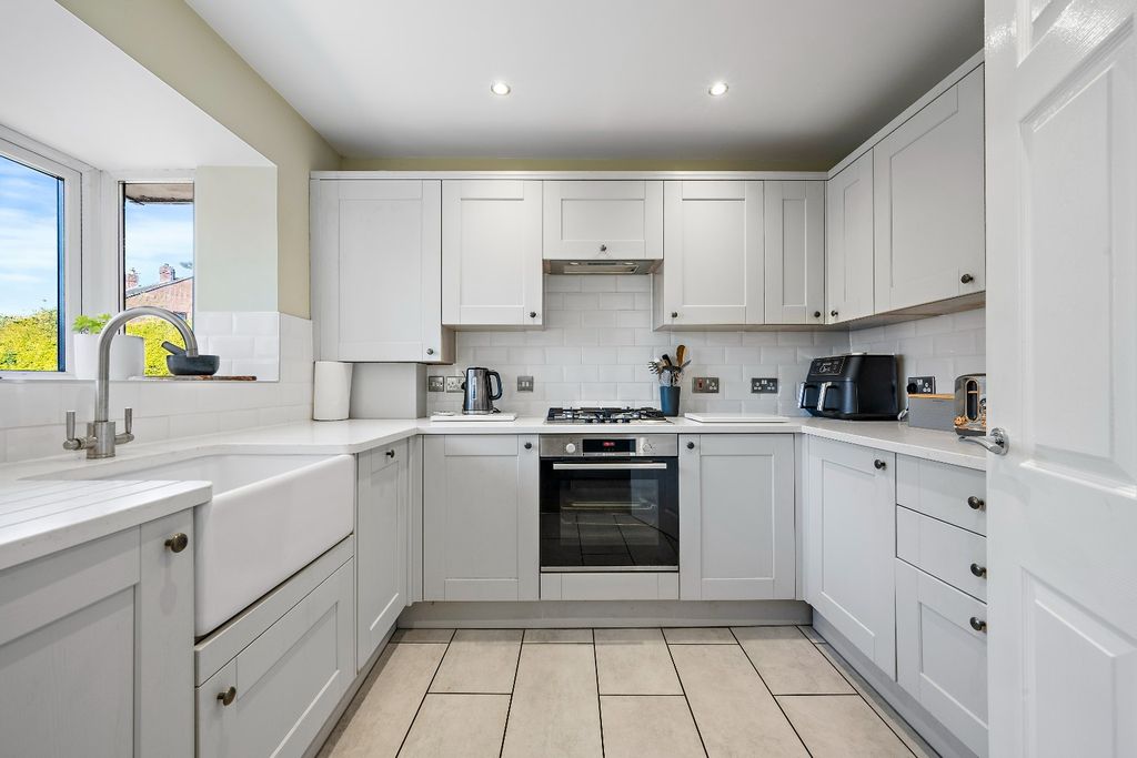 Property photo 3 of 23 5098216