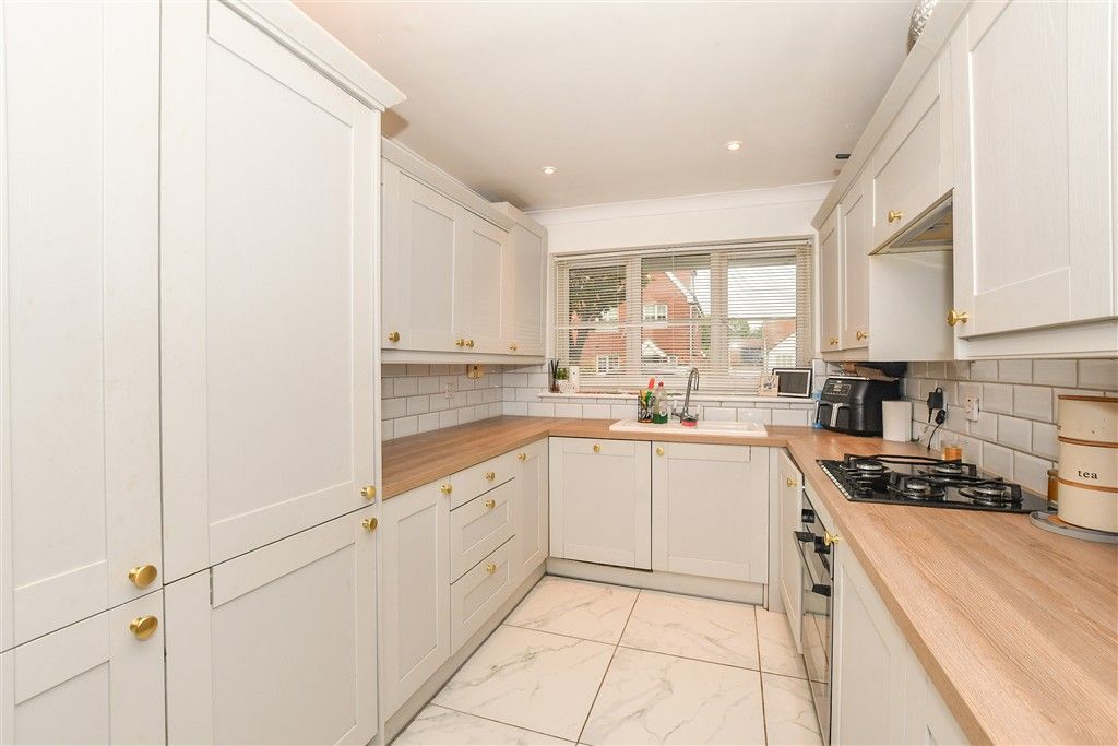 Property photo 2 of 17 Kitchen