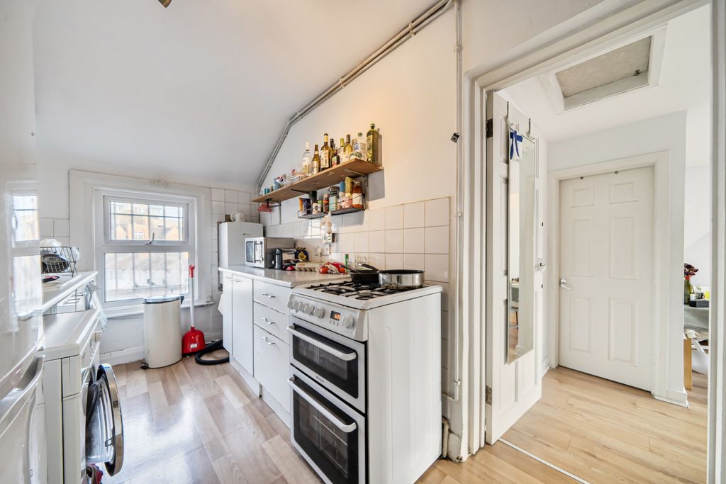 Property photo 2 of 12 Kichen