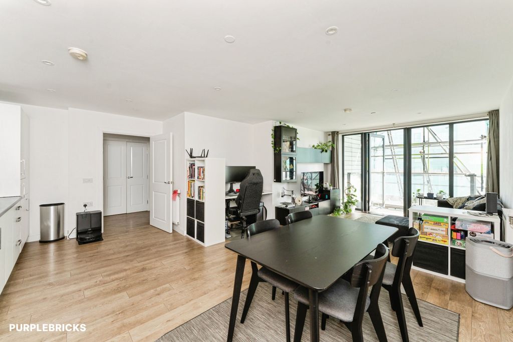 Property photo 2 of 21 Open Plan Living
