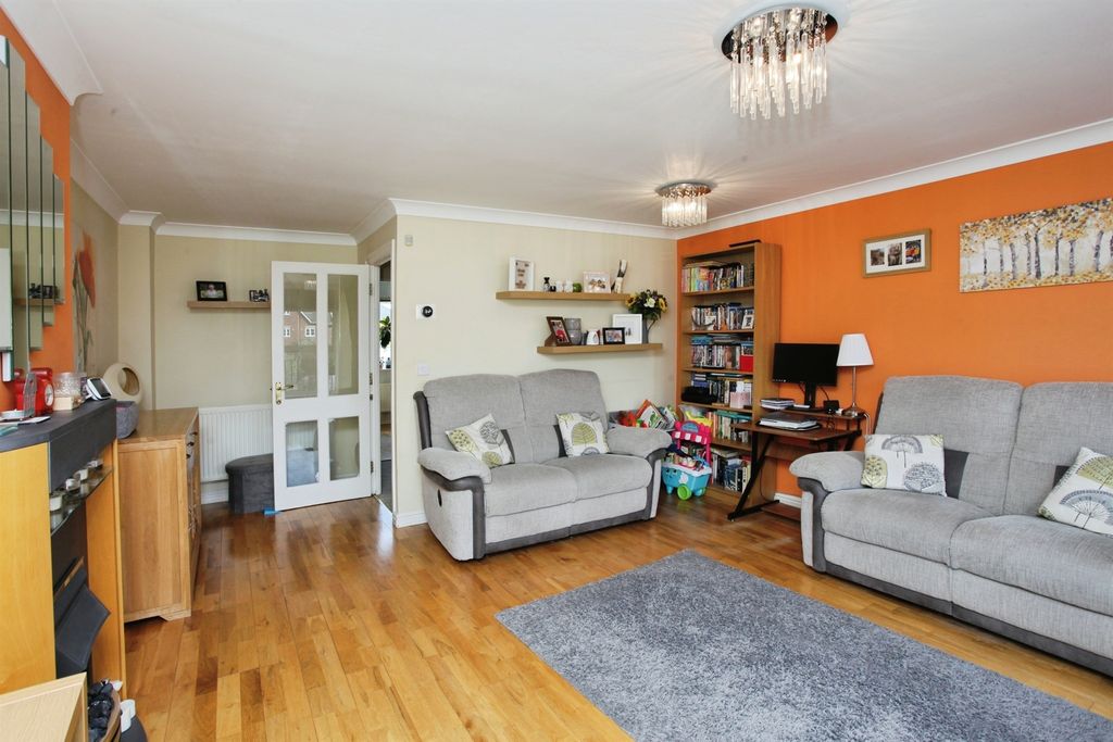 Property photo 3 of 13