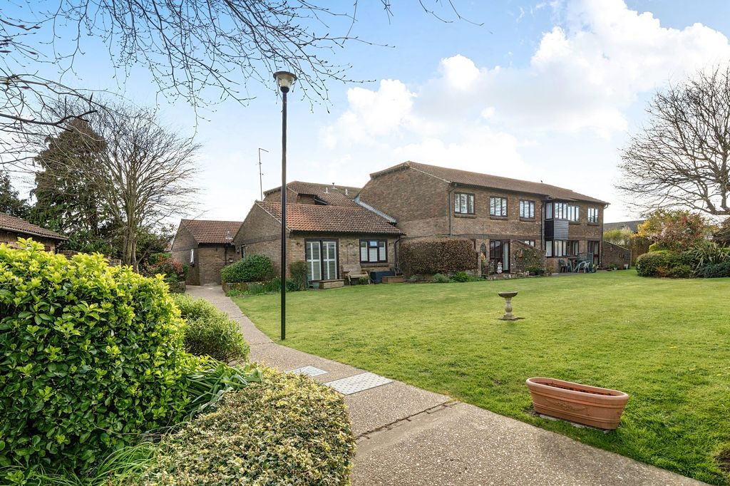 Property photo 1 of 13 Front