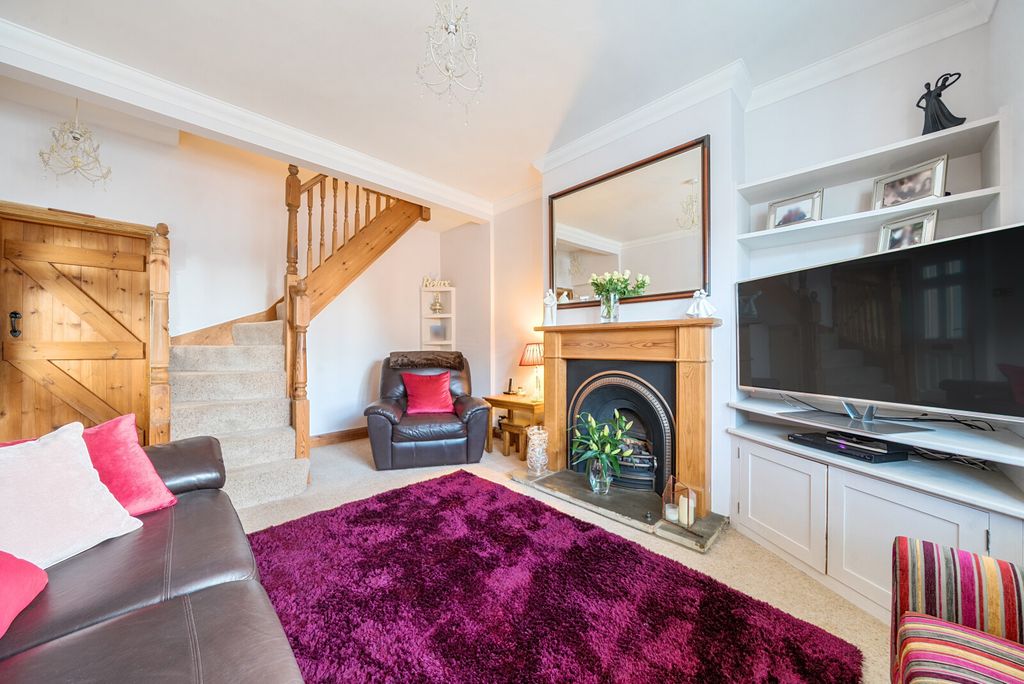 Property photo 3 of 16 1385335-8-6929d29...