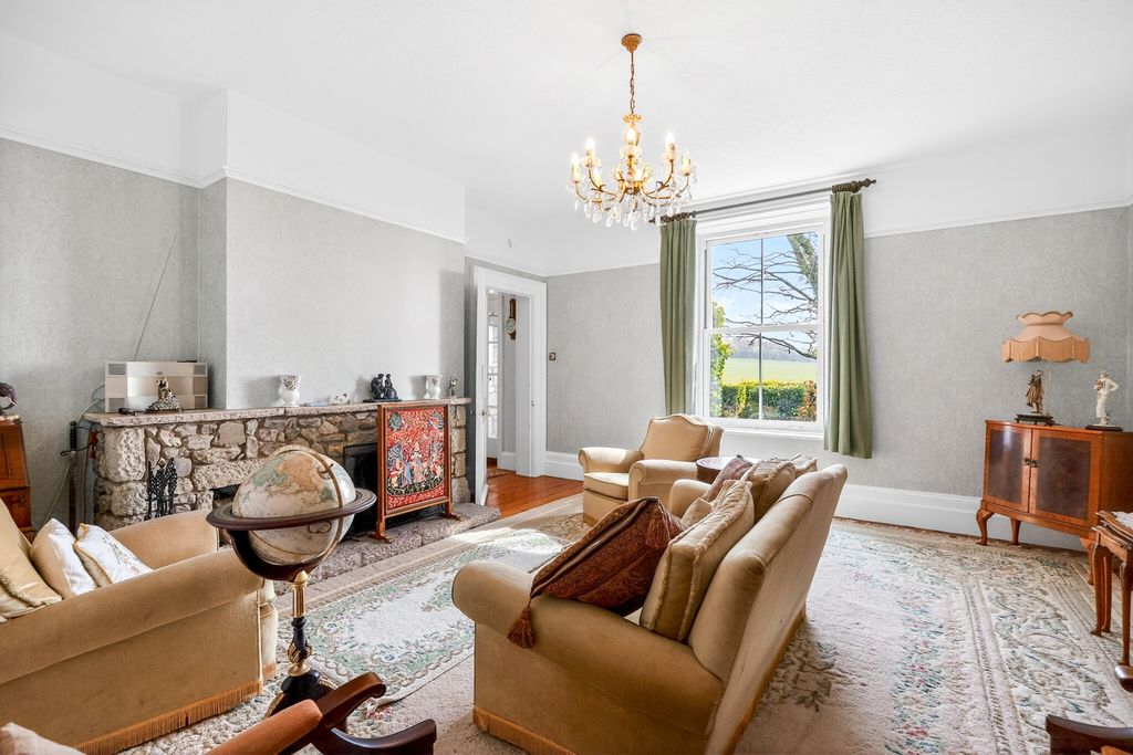 Property photo 3 of 37 Pbox-Img.Jpg