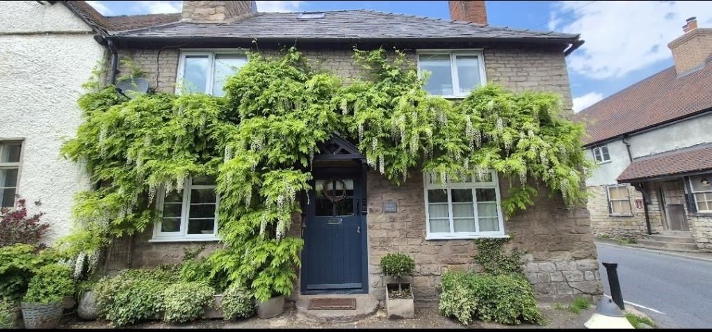 Property photo 2 of 21 Front Aspect