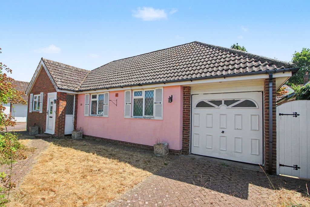 Property photo 1 of 15 23 Rogersmead, Tenterden, Kent, Tn30 6Lf