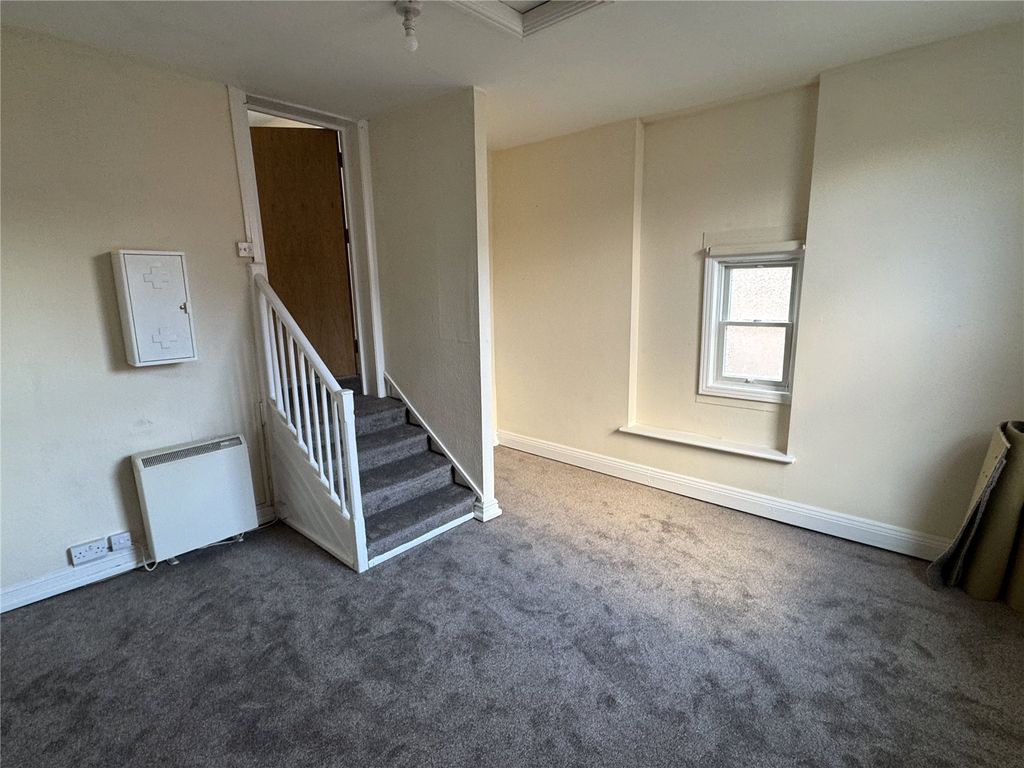 Property photo 1 of 7 Picture No. 12