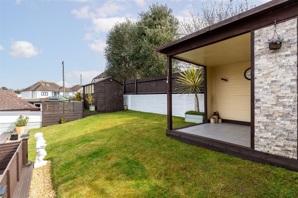 Property photo 3 of 26