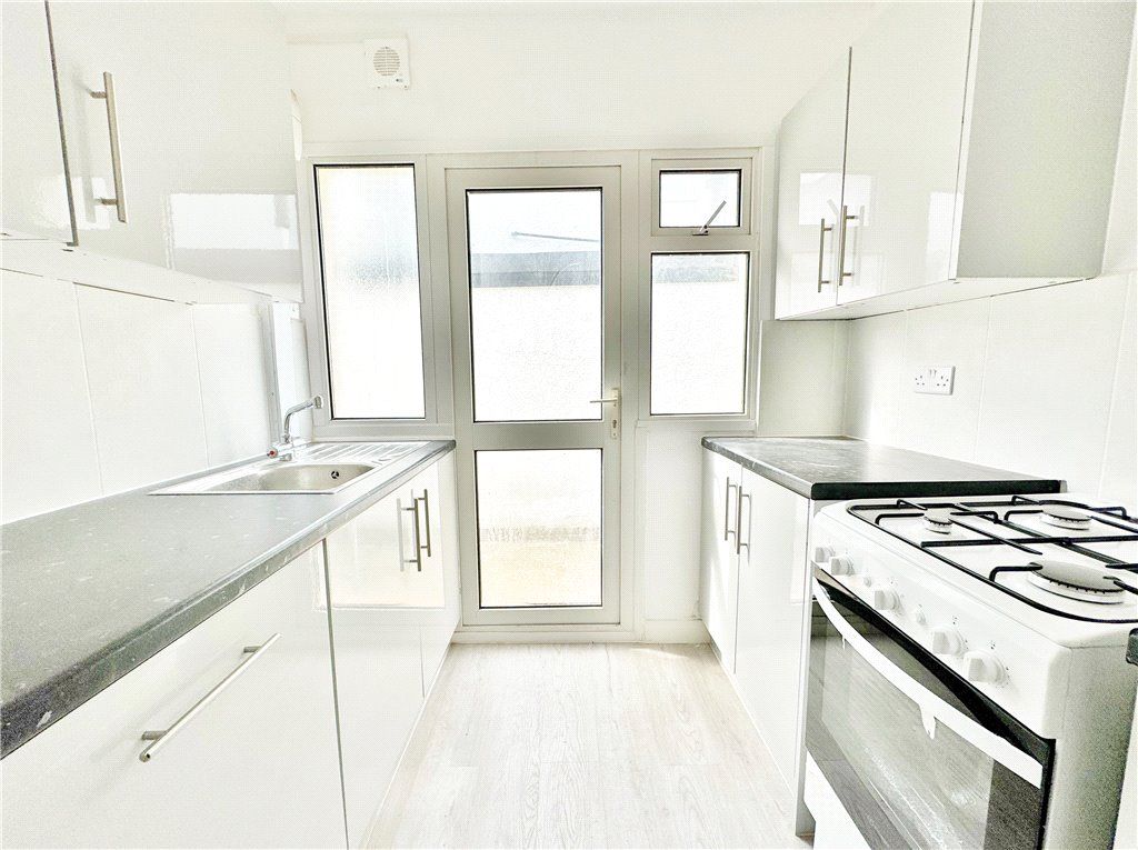 Property photo 3 of 14 Kitchen