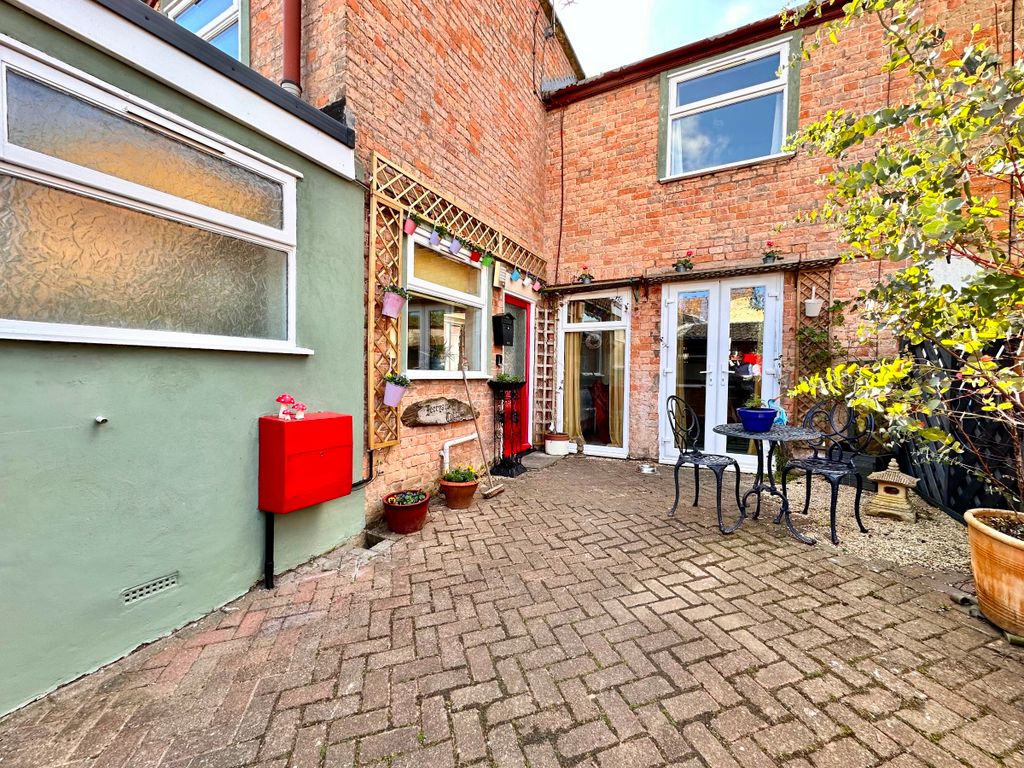 Property photo 2 of 21