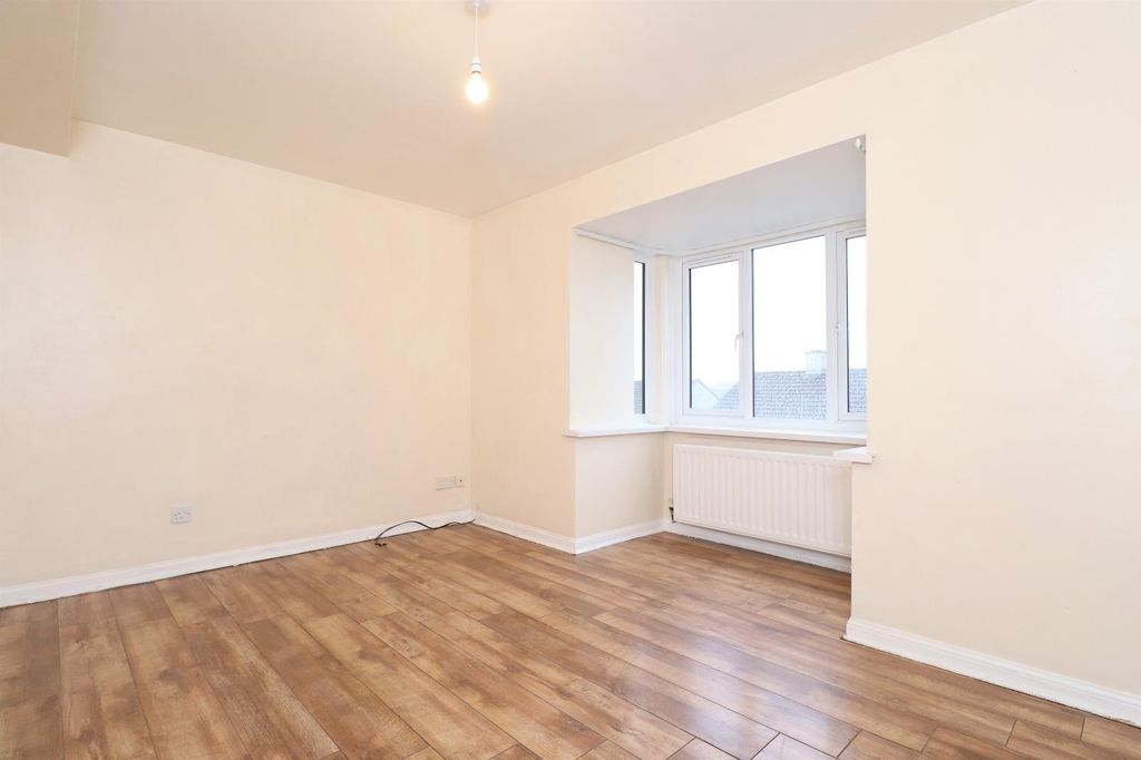 Property photo 2 of 8 0 General