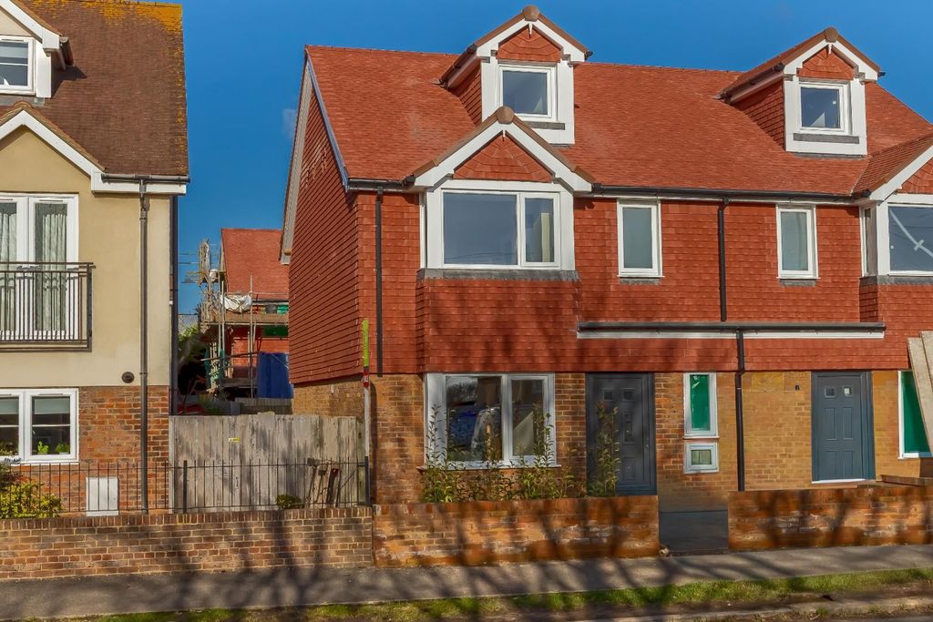 Property photo 1 of 19 Upper Shoreham Rd_Front.Jpg