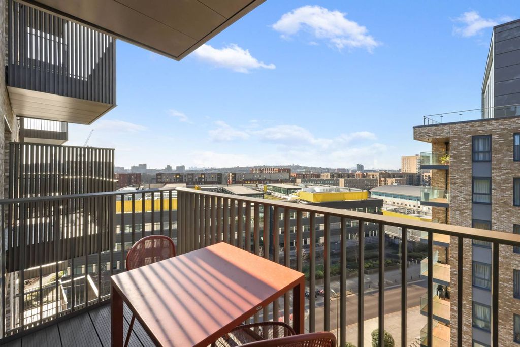 Property photo 3 of 33