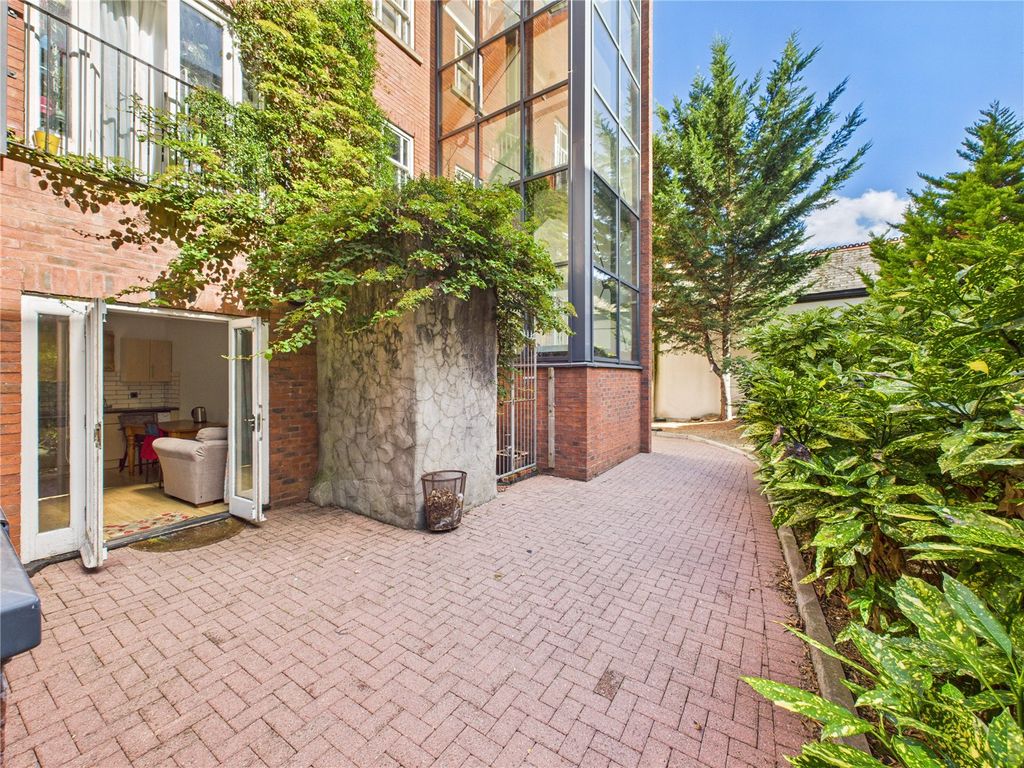 Property photo 1 of 12 Picture No. 32