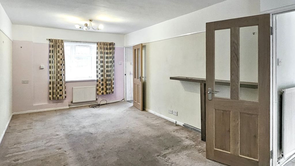 Property photo 2 of 13