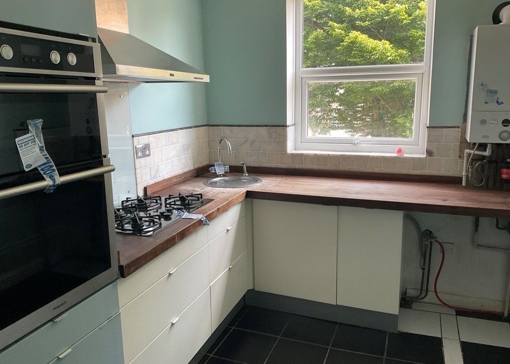 Property photo 1 of 6 Kitchen