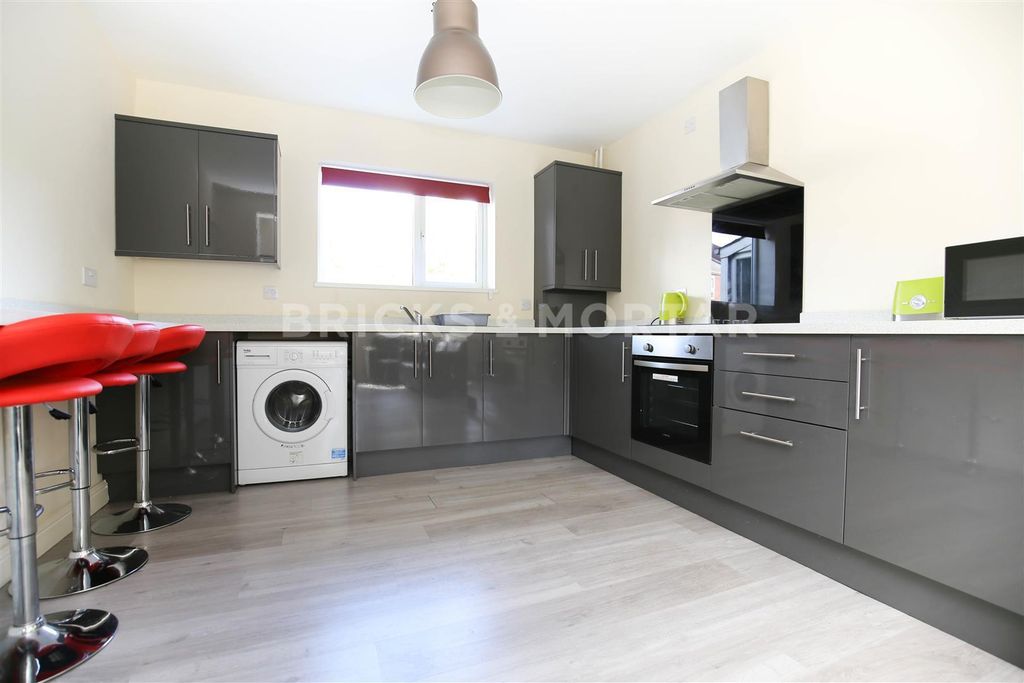 Property photo 1 of 9 c61Rimf64Tyow3Ix3Culap1J3De.Jpg