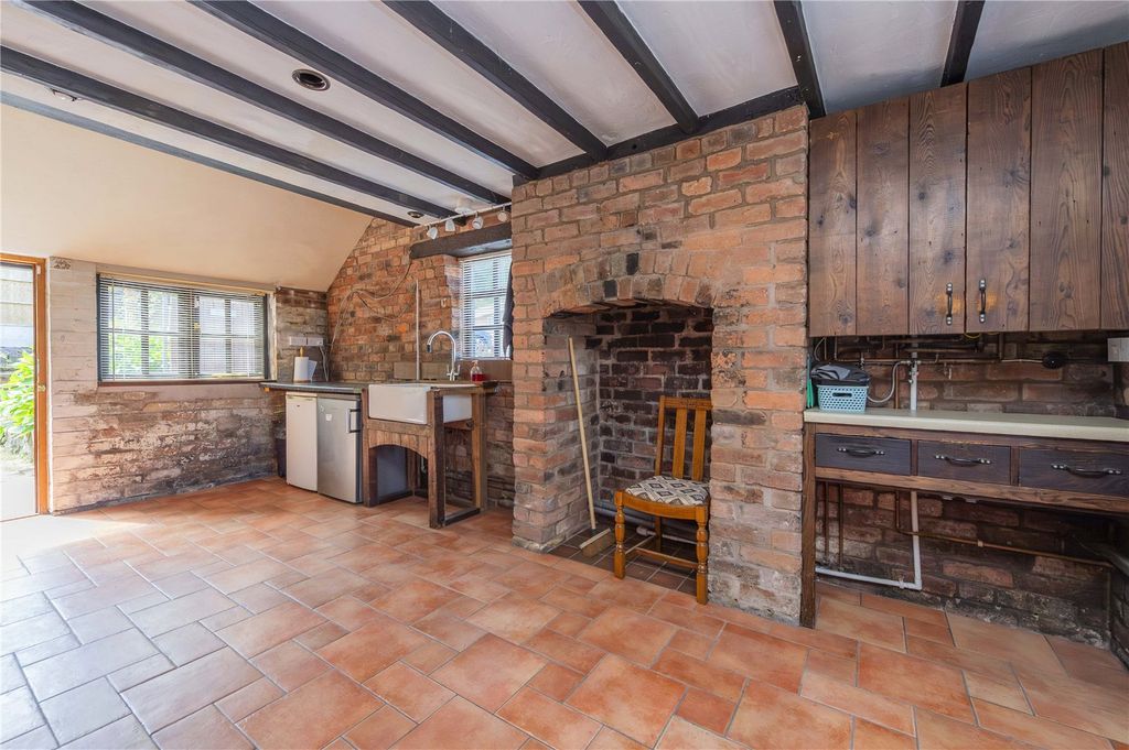 Property photo 3 of 24 Picture No. 12