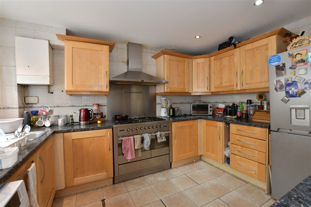 Property photo 2 of 14 Kitchen