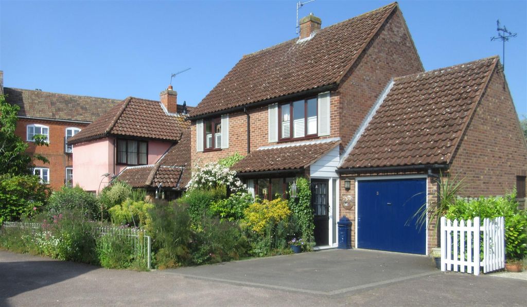 Property photo 1 of 21 Front
