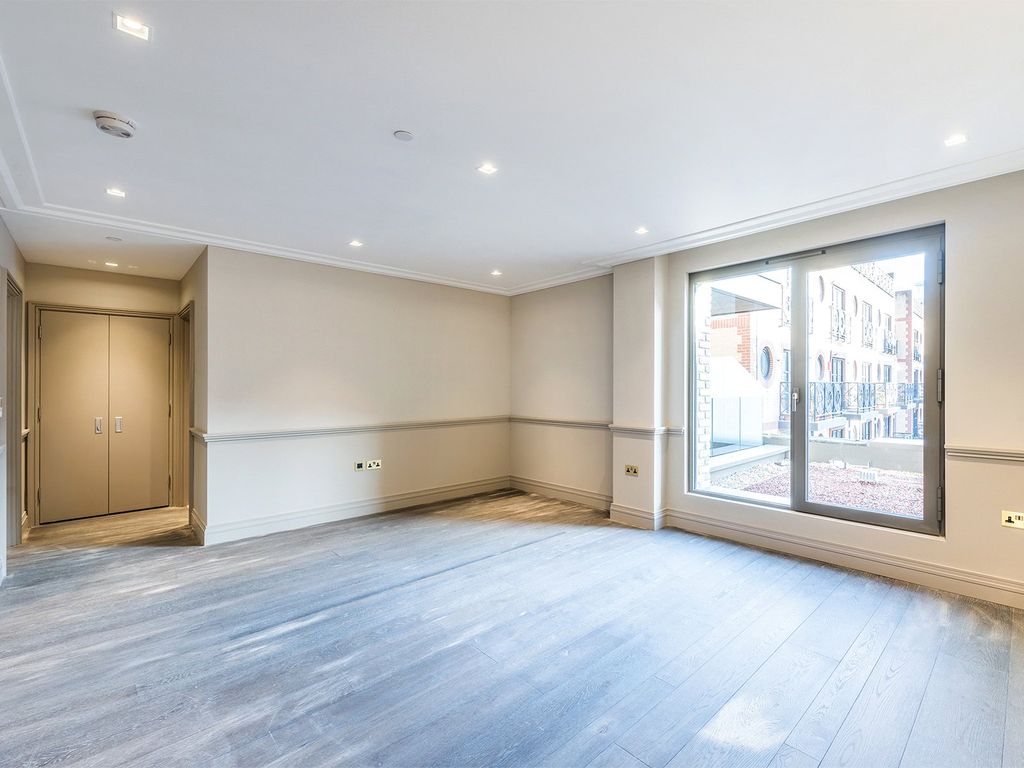 Property photo 3 of 12 Queen's Wharf