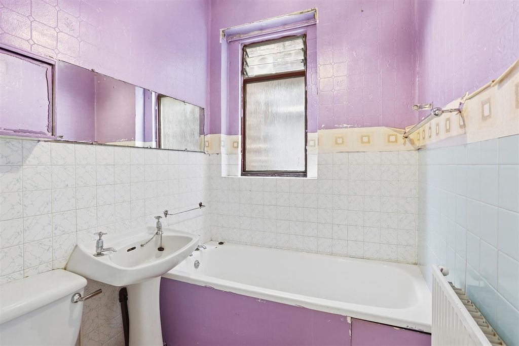 Property photo 3 of 16 1614774563 - 141 Park Lane, Sm5 - 6.Jpg