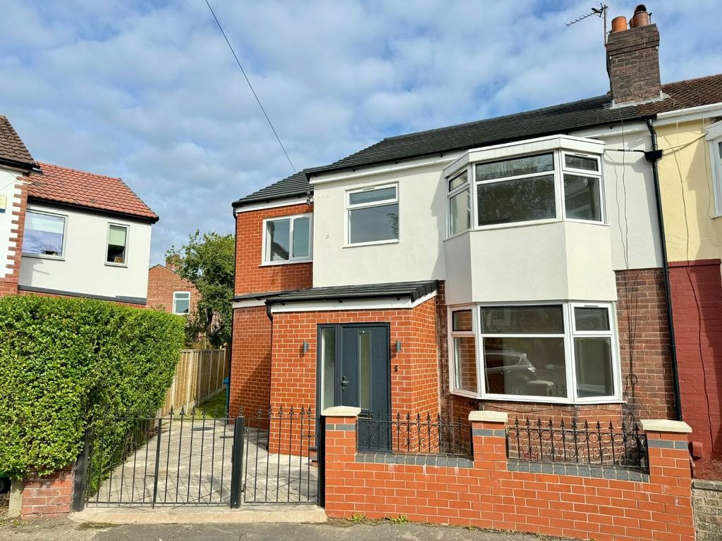 Property photo 1 of 28