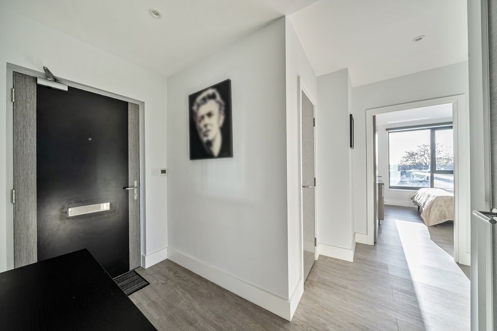 Property photo 3 of 20 Picture No. 28