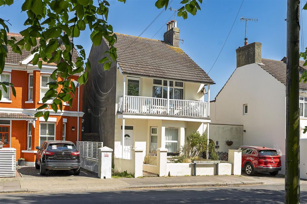 Property photo 1 of 20 For Sale By Aspire Residential | St Matthews Road
