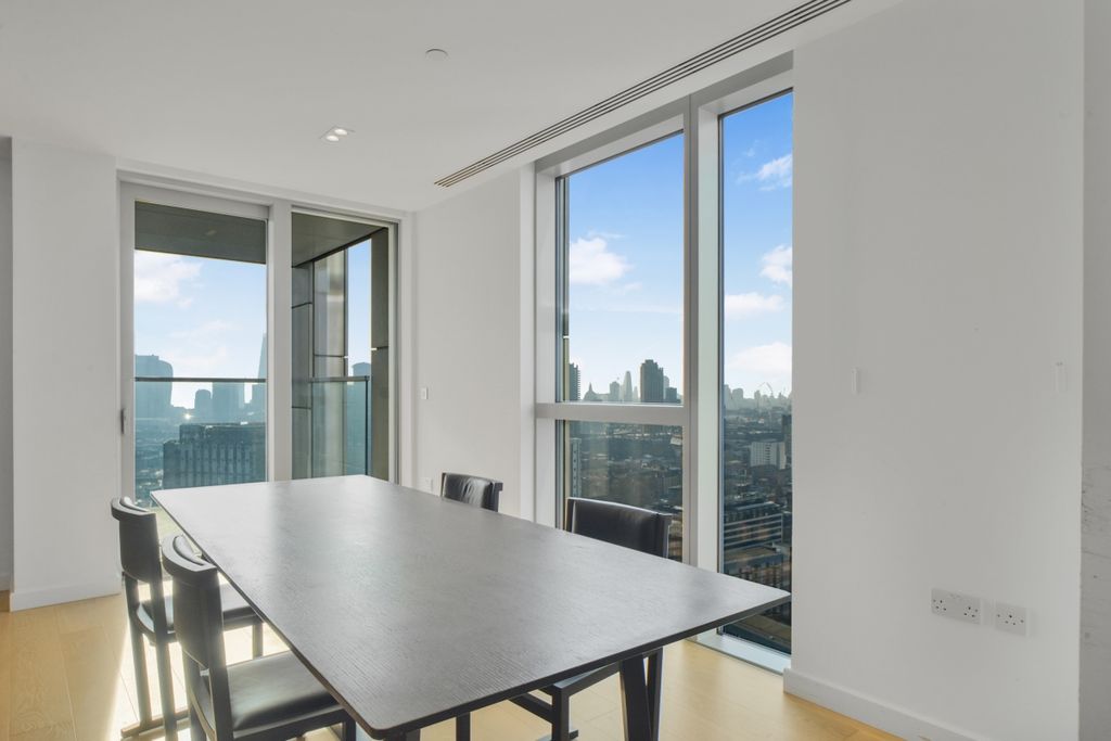 Property photo 2 of 27 Atlas Building