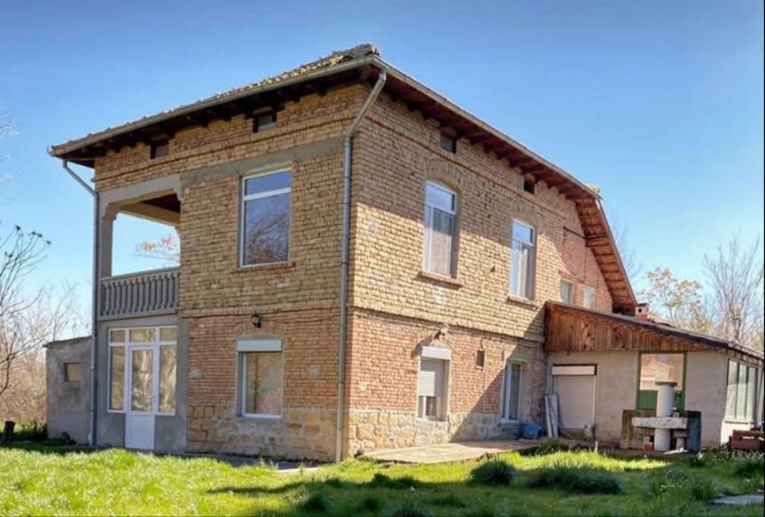Property photo 1 of 5