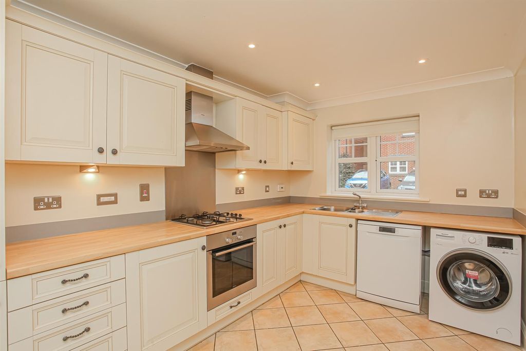 Property photo 3 of 15 Img_9071.Jpg