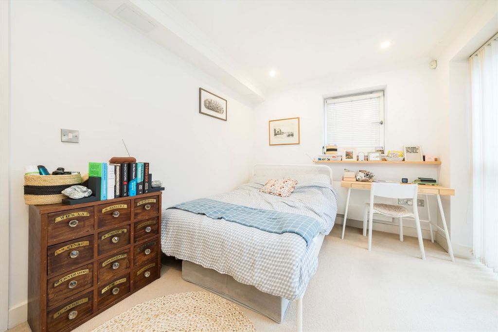 Property photo 3 of 7