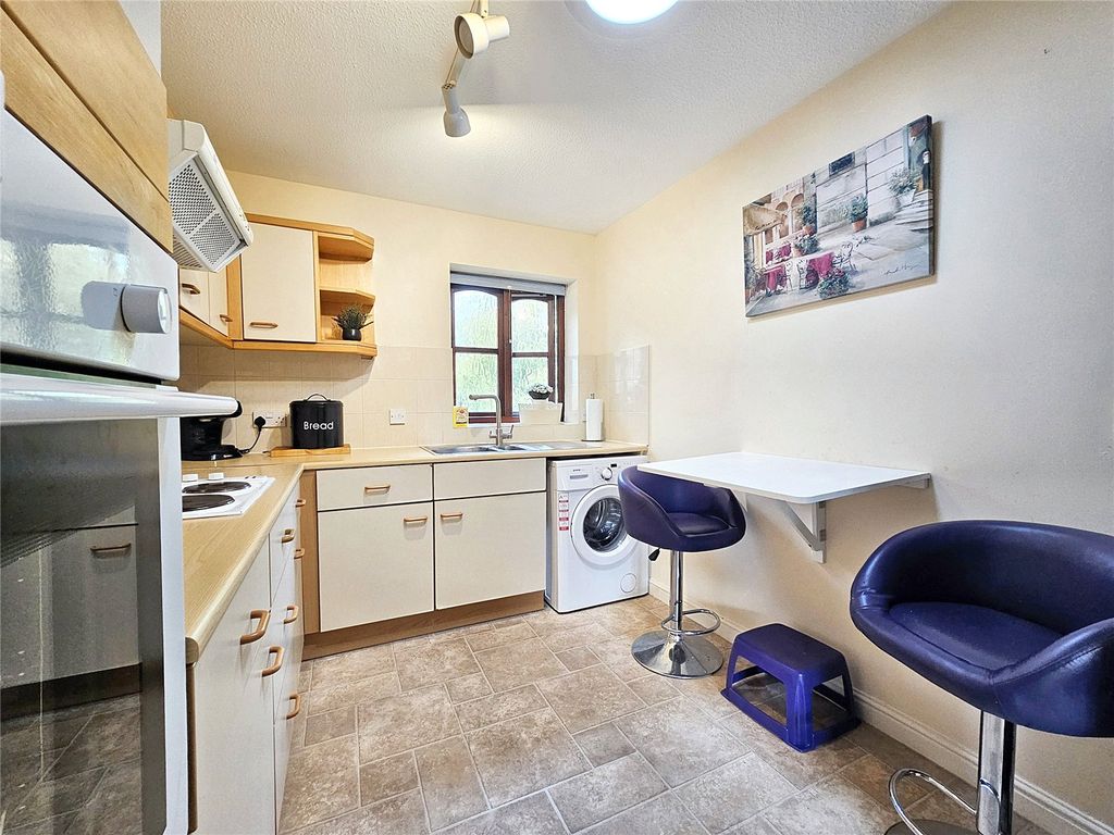 Property photo 2 of 19 Picture No. 09