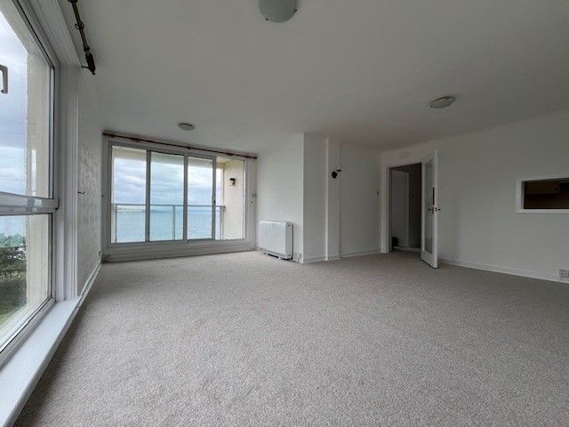 Property photo 2 of 13 Lounge
