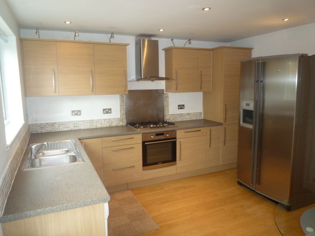 Property photo 1 of 10 (Main)