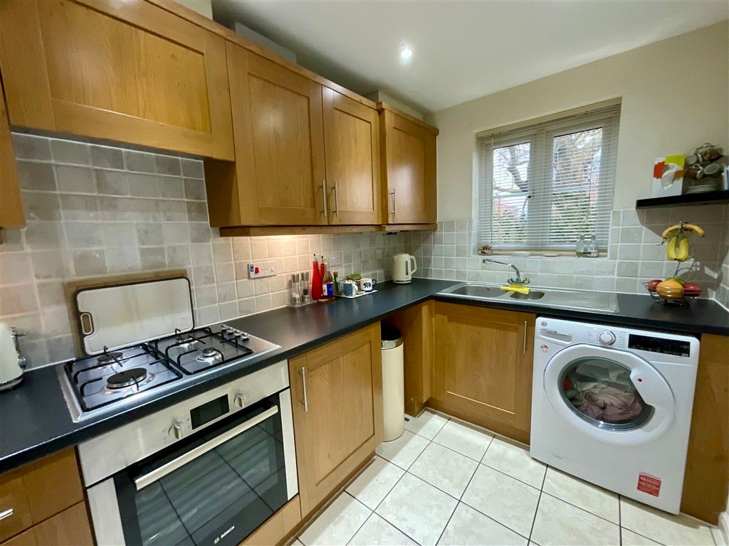 Property photo 2 of 9 Kitchen