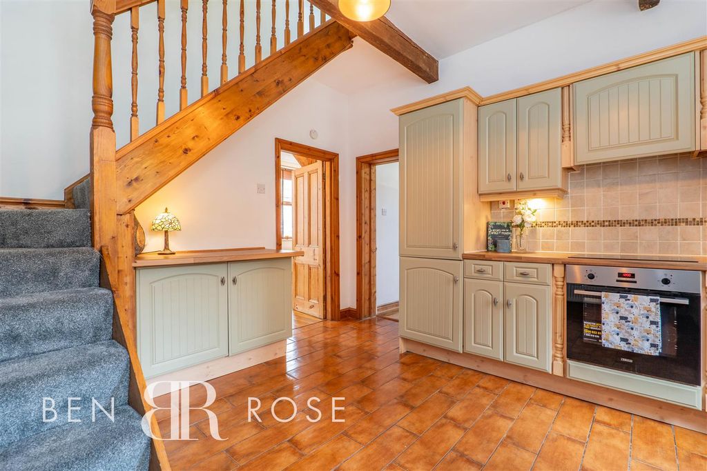 Property photo 3 of 27 Kitchen