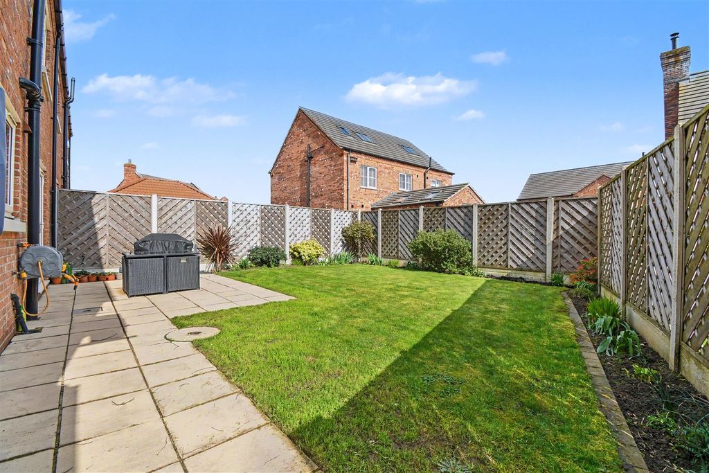 Property photo 2 of 27 Rear Garden