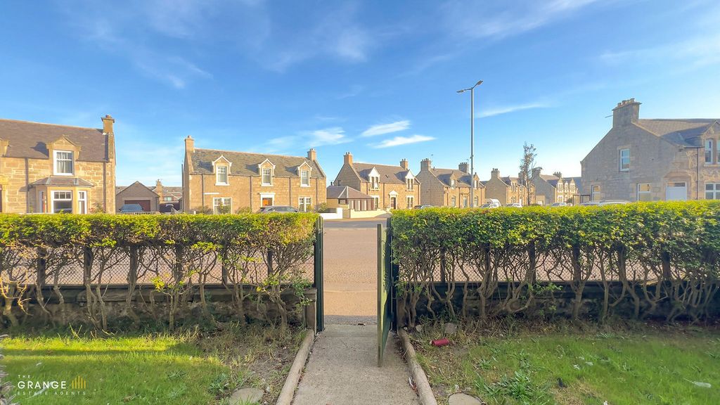 Property photo 3 of 45