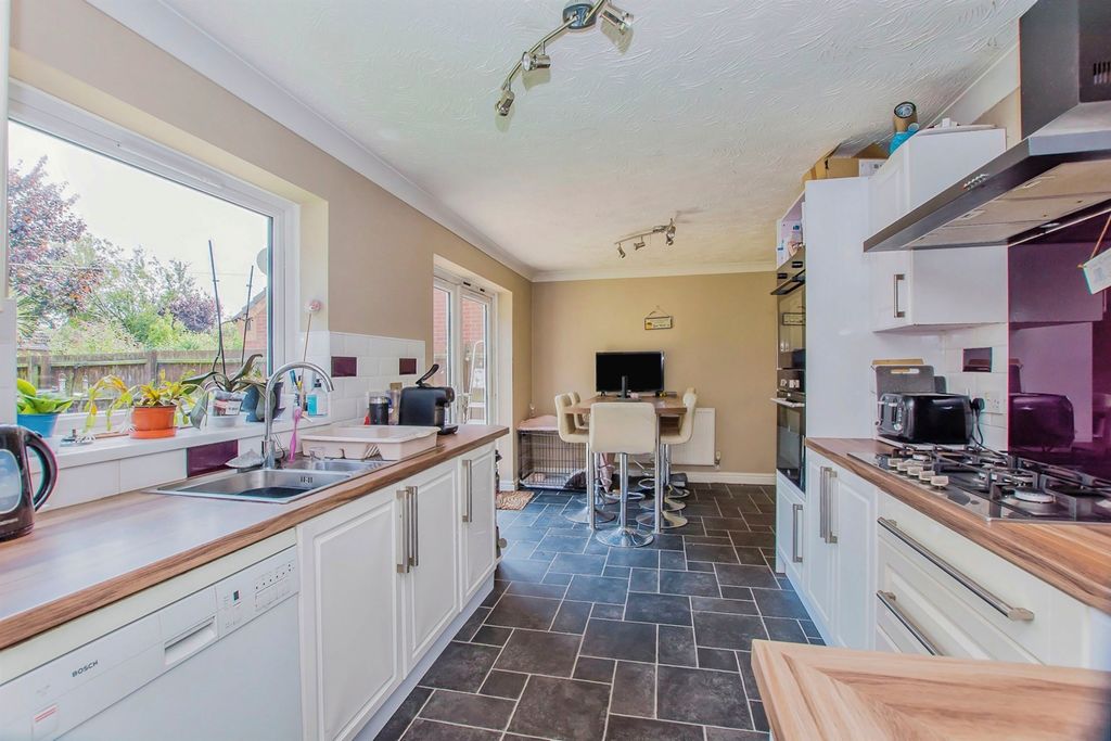 Property photo 3 of 18