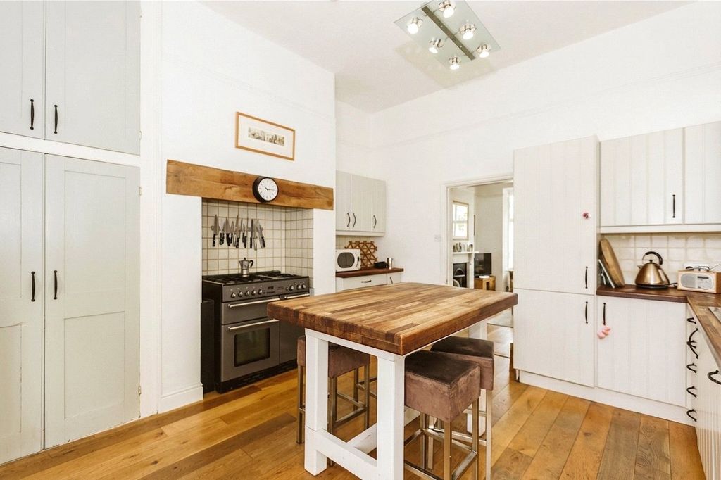 Property photo 2 of 17 Picture No. 46