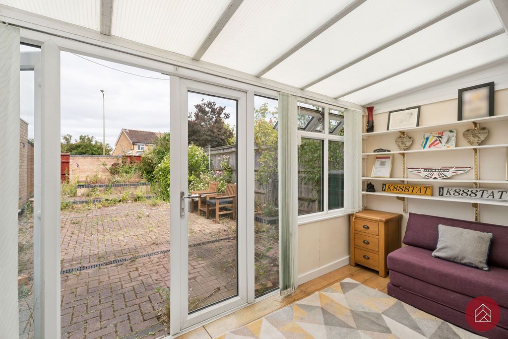 Property photo 3 of 12 Conservatory
