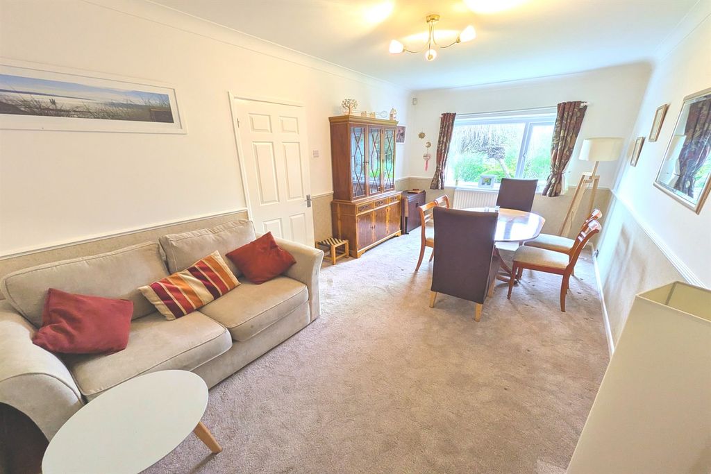 Property photo 3 of 17 Dining Room