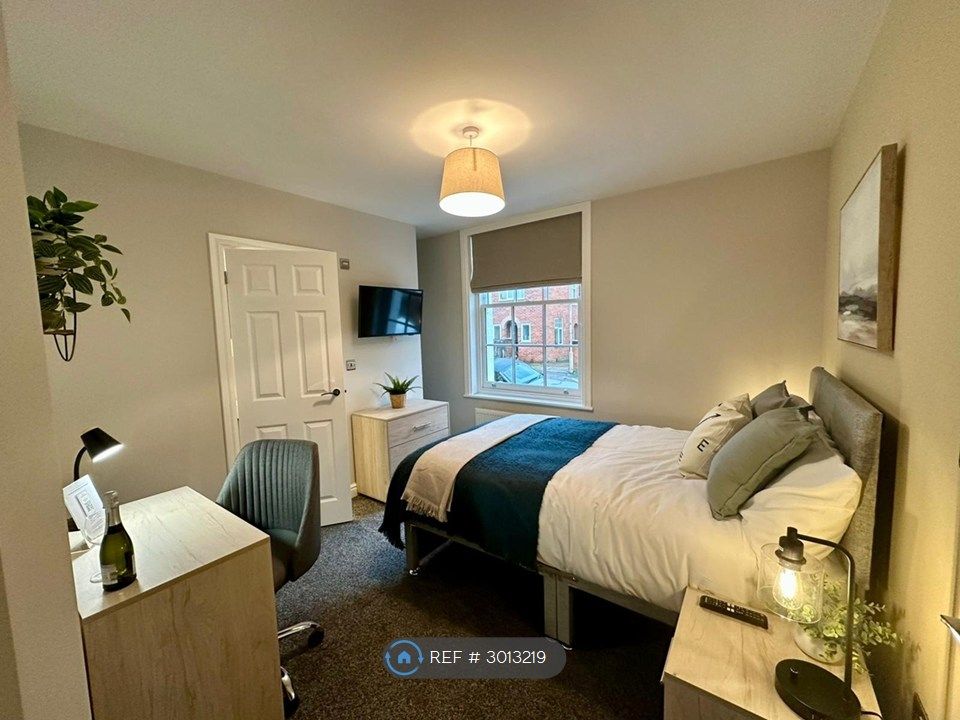 Property photo 1 of 12 Room 1